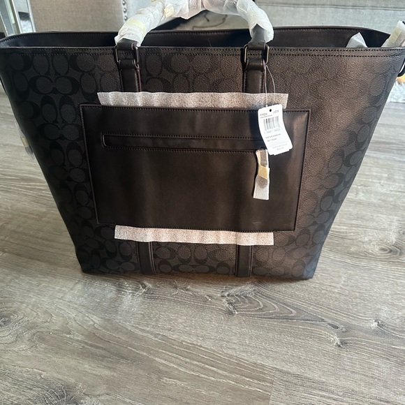 Brand new Coach leather large tote bag - Picture 1 of 2